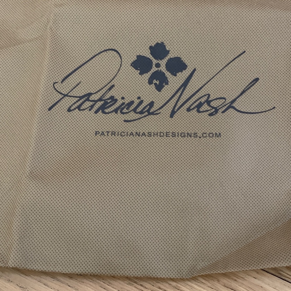 Patricia Nash Tan Logo Dust Pouch with Navy Print - Picture 2 of 2
